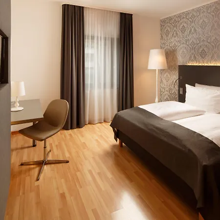 - South, An Ihg Dresden