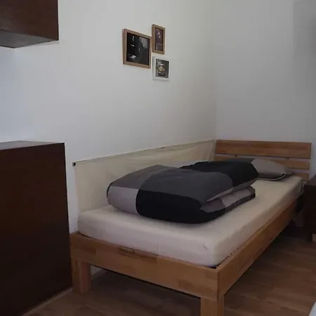Apartment 3-raum In Dresden, Ideal Fuer Monteure *