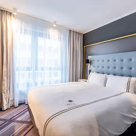 Premier Prager Strasse 3*
