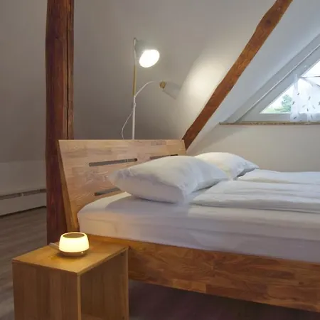 Apartment Traumzeit Mit Balkon In Vorstadtvilla *