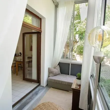 Kleine Und Feine Fewo Mit Wintergarten Apartment Dresden