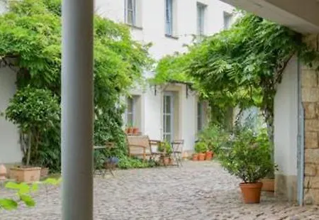 Otel Hofgarten 1824 Garni