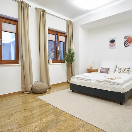 Global Living - Design I Center I Balcony I Smart-tv I Kitchen I Apartment