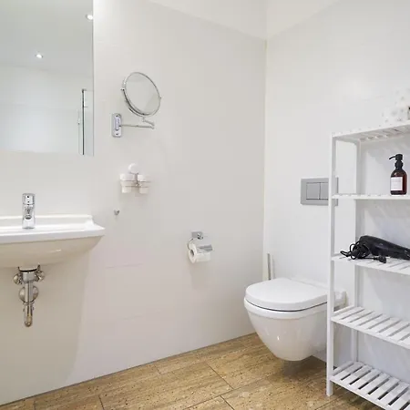 Apartment Global Living - Design I Center I Balcony I Smart-tv I Kitchen I *
