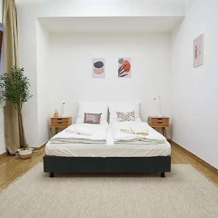 Global Living - Design I Center I Balcony I Smart-tv I Kitchen I Apartment *