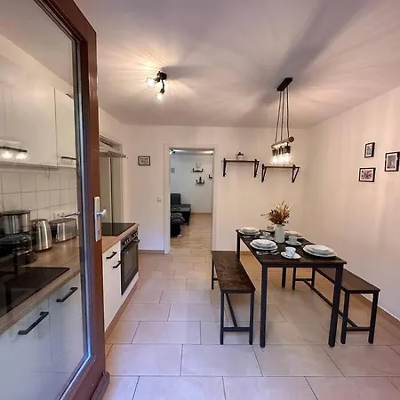 Neu* 4+1 Personen, Zentrumsnah,ebk, Stellplatz *