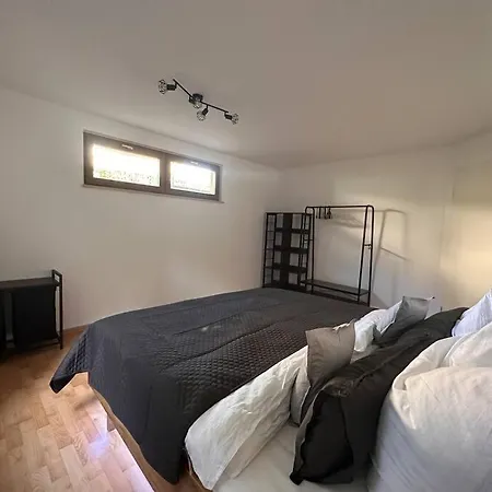Neu* 4+1 Personen, Zentrumsnah,ebk, Stellplatz Apartment