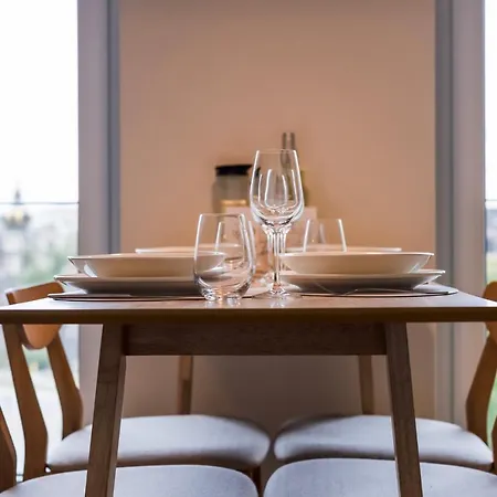 Spaciousliving Zwinger View - Citycenter - Free Parking - 65m2 Apartment