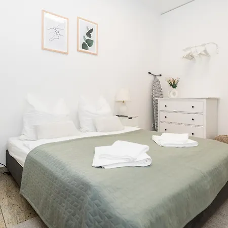 Global Living - Design I Center I Balcony I Smart-tv I Kitchen I Apartment *