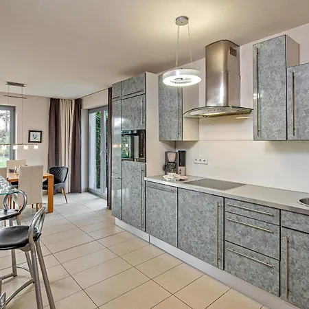Quartier L Apartment *