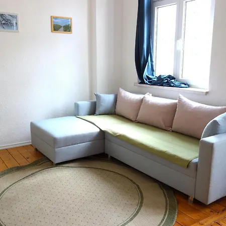 Apartment 2r-wohnung Am Rande Der Neustadt