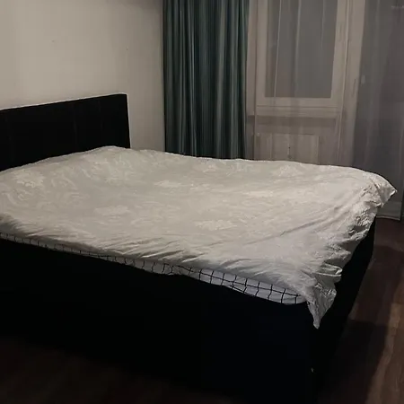 Am See/ Mit Einem Schlafzimmer, Kuche & Balkon *