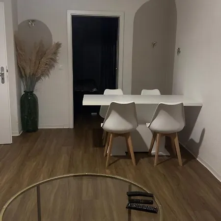 Am See/ Mit Einem Schlafzimmer, Kuche & Balkon Apartment *
