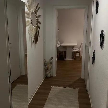 Am See/ Mit Einem Schlafzimmer, Kuche & Balkon * Dresden