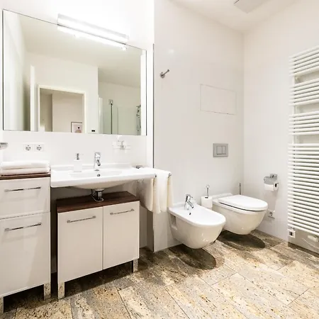 Global Living - Design I Center I Balcony I Smart-tv I Kitchen I Apartment *