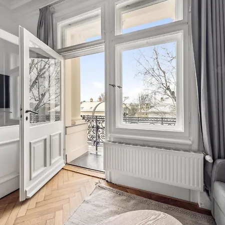 Aparthotel Limehome Antonstraße 3*