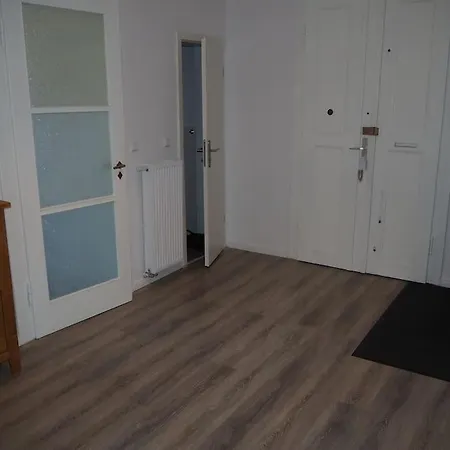 Apartment 3-raum Wohnung, Ideal Fuer Monteure Und Gruppen *