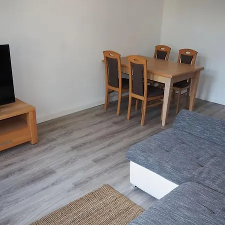 Apartment 3-raum Wohnung, Ideal Fuer Monteure Und Gruppen *
