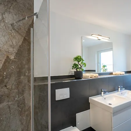 Apartment Supreme Dream Mit Terrasse Und Parkplatz - 110m² *
