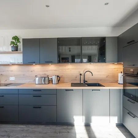Supreme Dream Mit Terrasse Und Parkplatz - 110m² Apartment