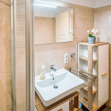 Apartment Nagelneues In Der Hafencity An Der Elbe *