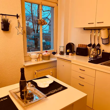 Charmante In Striesen - Frau Pie Apartment *