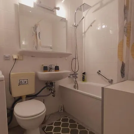 3 Raum Am Hauptbahnhof Apartment *