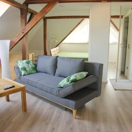 Traumzeit Mit Balkon In Vorstadtvilla Apartment *