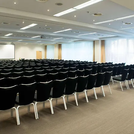 Nh Neustadt Hotel 4*