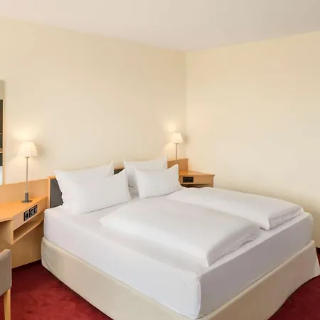 Hotel Nh Neustadt 4*