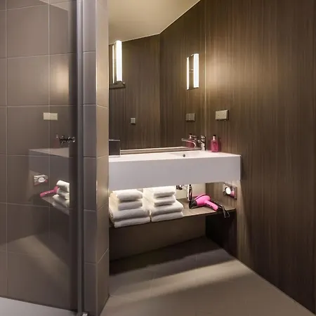 Hotel Moxy Neustadt