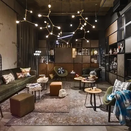 Moxy Neustadt Hotel 3*