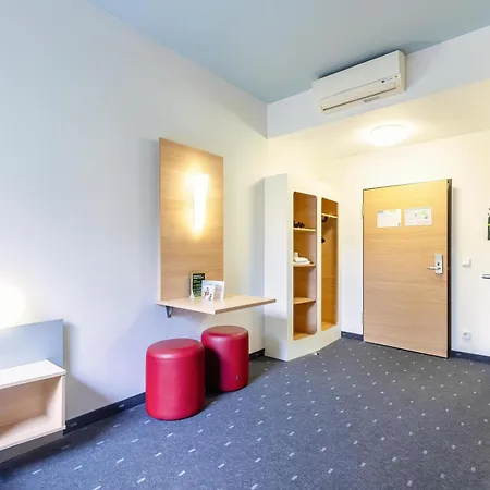 Hotel Dresden-messe 3*