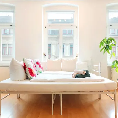 5 Min Zur Elbe, Helle Geraeumige 2-raum-whg, Neustadt, Lage Apartment