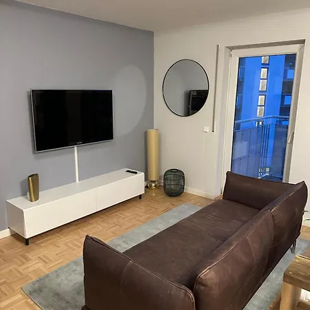 Im Zentrum Der Dresdner Neustadt Mit Aussenstellplatz Apartment Dresden