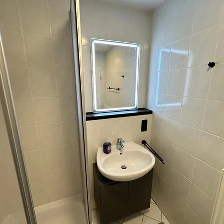 Im Zentrum Der Dresdner Neustadt Mit Aussenstellplatz Apartment