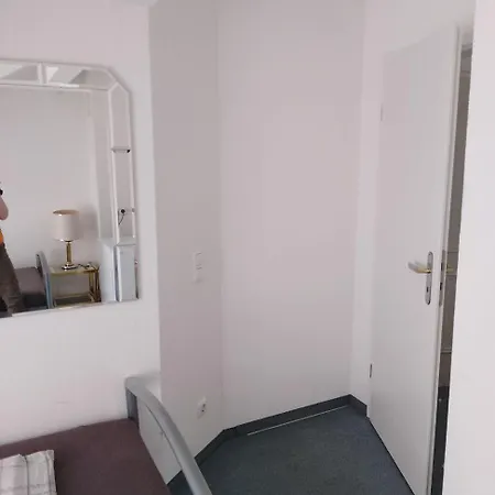 Guest house Fuer Monteure In Dresden, Mit Eigenem Bad Und Grosser Gemeinschaftskueche Dresden