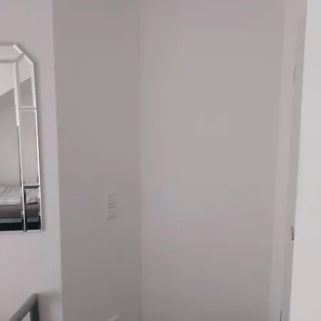 Guest house Fuer Monteure In Dresden, Mit Eigenem Bad Und Grosser Gemeinschaftskueche *