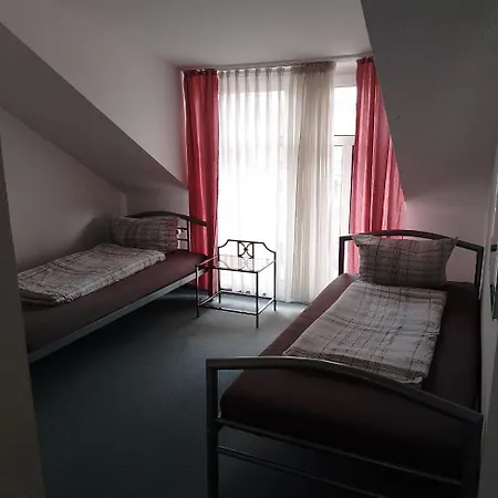 Fuer Monteure In Dresden, Mit Eigenem Bad Und Grosser Gemeinschaftskueche *