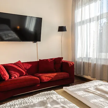 Apartmenthaus Rankestrasse 4 * ドレスデン