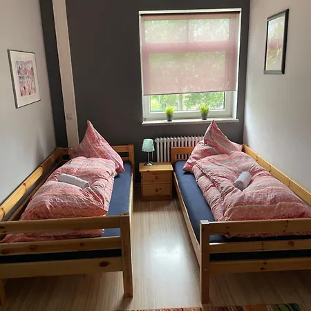 Flat For Up To 4 People In Dresden-striesen Appartement Dresden
