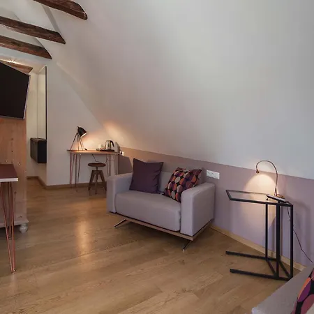 Am Schillerplatz Hotel 3*