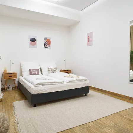 Global Living - Design I Center I Balcony I Smart-tv I Kitchen I Apartment