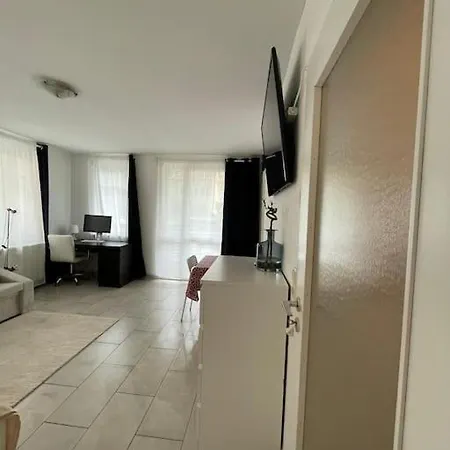 Studio-apartment Mit Balkon Dresden