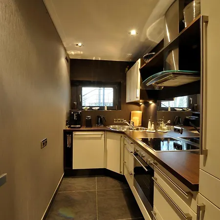 Apartment Via Lapis - Panoramablick Ueber - Garten - Pool - Sauna - Luxus *
