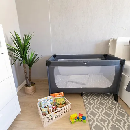 Apartment Mit Parkplatz & Balkon Nahe Elbe *