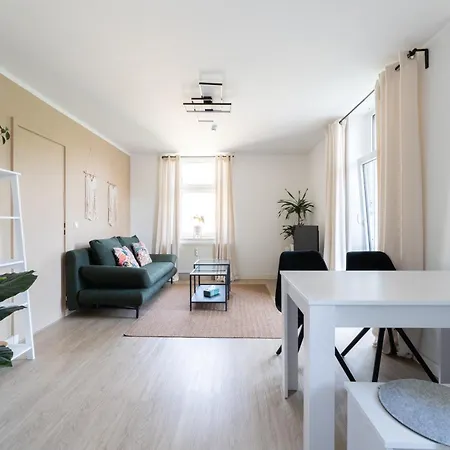 Mit Parkplatz & Balkon Nahe Elbe Dresden