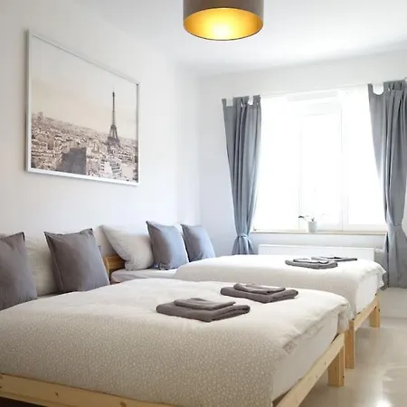 Apartment Cosy With Kitchen&netflix In Neustadt Dresden