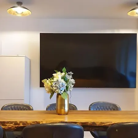 Luxuriose 3-zi-wohnung Im Zentrum, Grosser Balkon Dresden