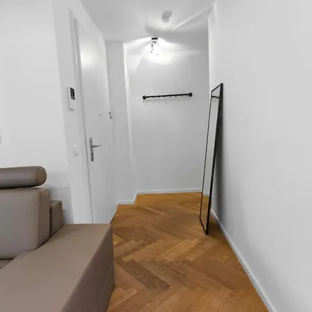 Luxuriose 3-zi-wohnung Im Zentrum, Grosser Balkon Dresden
